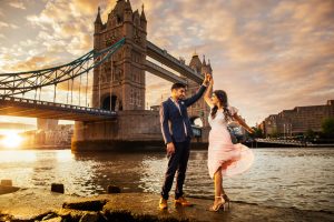 St Paul cathedral & Tower bridge: Chandni & Firoz Engagement Photography