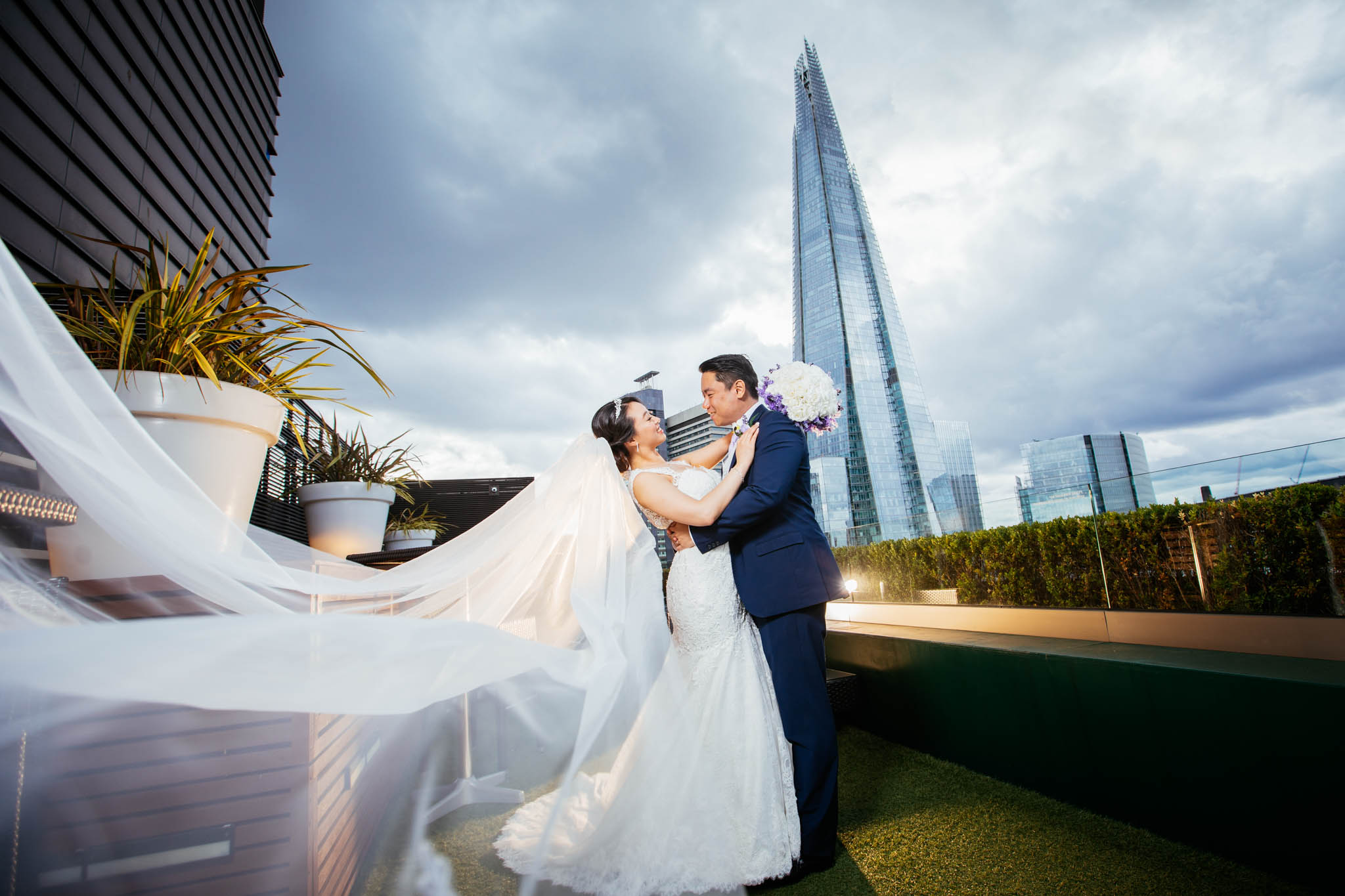 Hilton Tower Bridge: Angel & Phil wedding photos