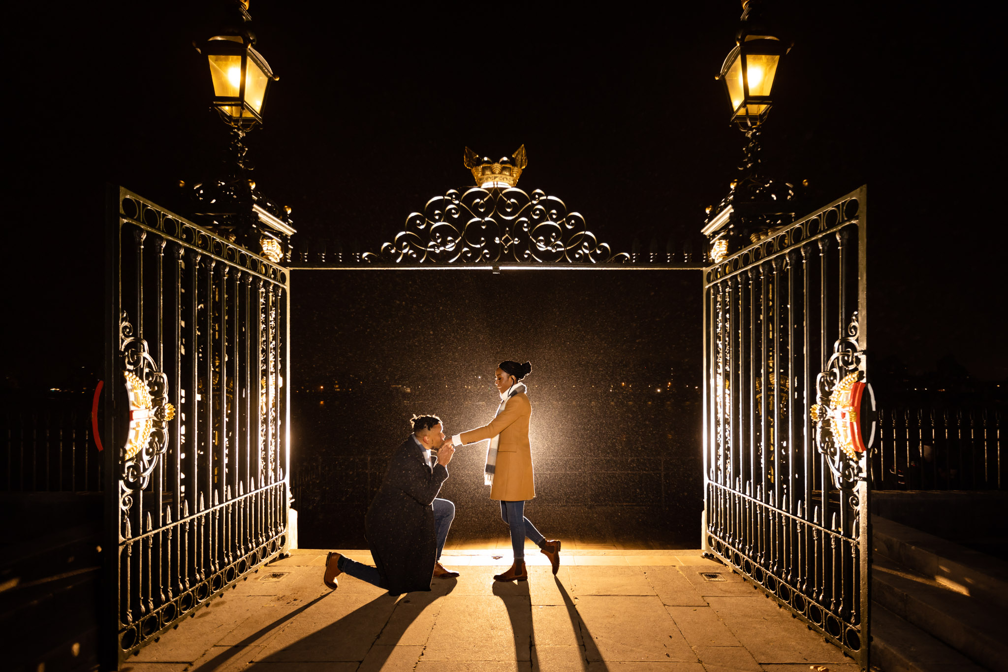 Greenwich Park Christmas: Zerlina & Howard Engagement photoshoot